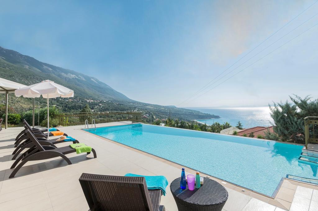 images/kefalonia_weddings/kefalonia_wedding_venues/kefalonia_wedding_planners/kefalonia_wedding_villas/lourdes_beach_villas/kefalonia_wedding_villas_001.jpg